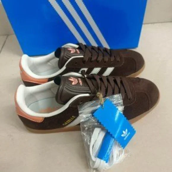 Adidas women's shop 7.5 to men's